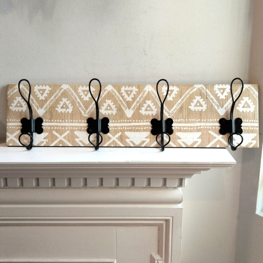 Southwest geometric print coat rack hooks Wall Hanging Neutral Tan & White